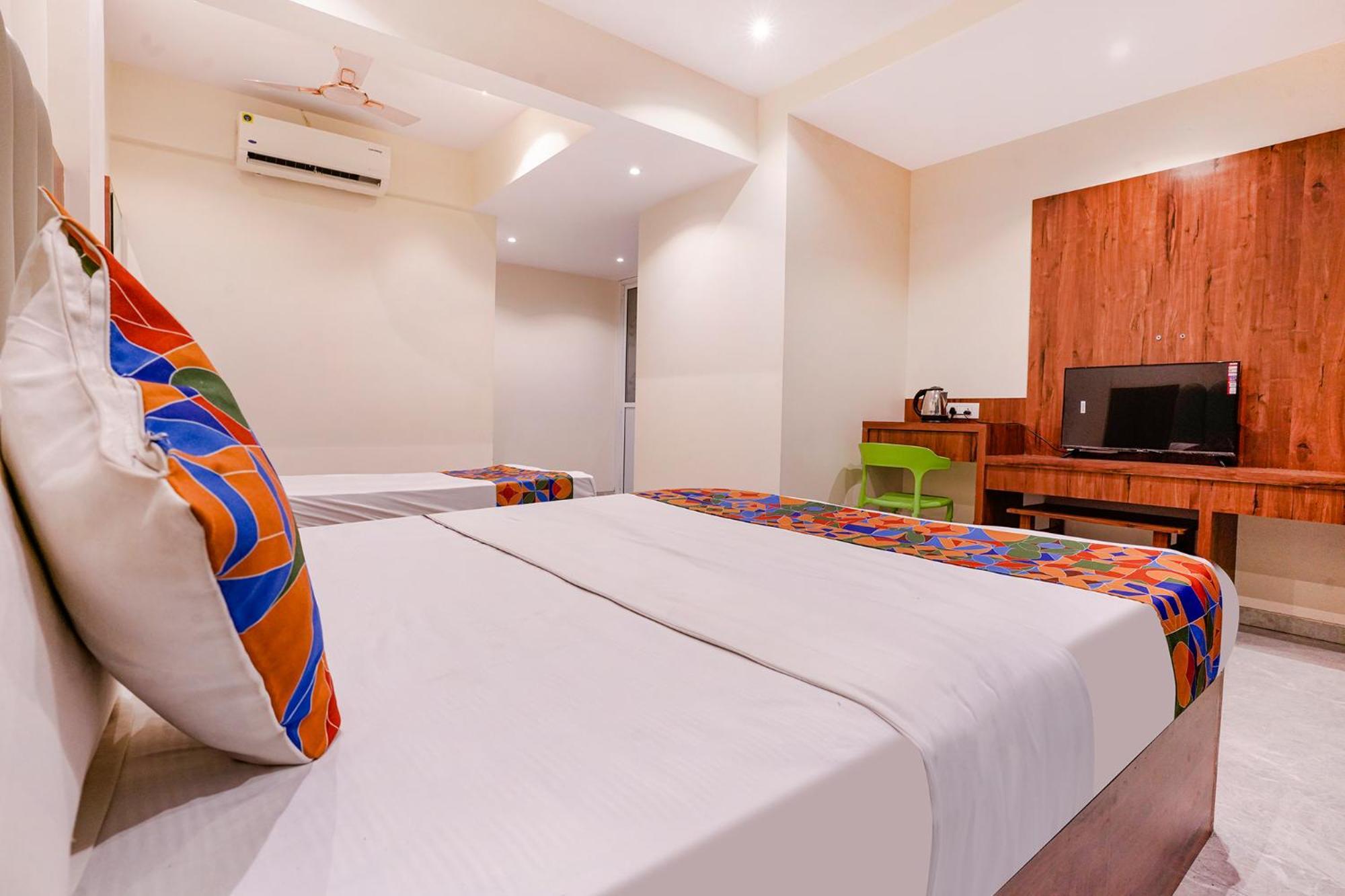 מלון Jāmb Fabexpress Utsav Residency - Nr Panvel מראה חיצוני תמונה