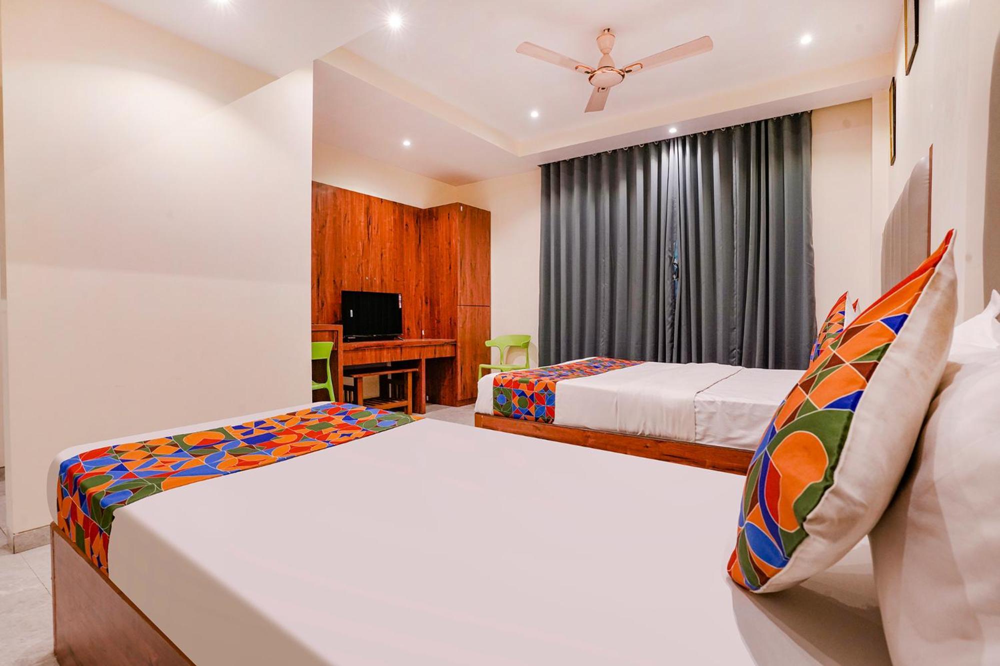 מלון Jāmb Fabexpress Utsav Residency - Nr Panvel מראה חיצוני תמונה