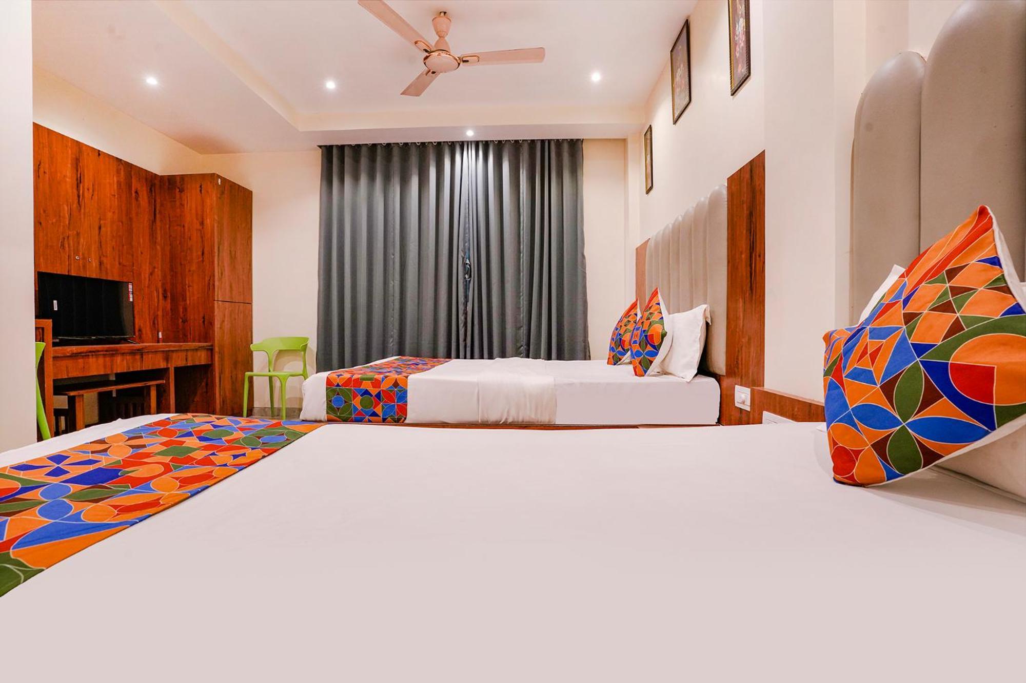 מלון Jāmb Fabexpress Utsav Residency - Nr Panvel מראה חיצוני תמונה