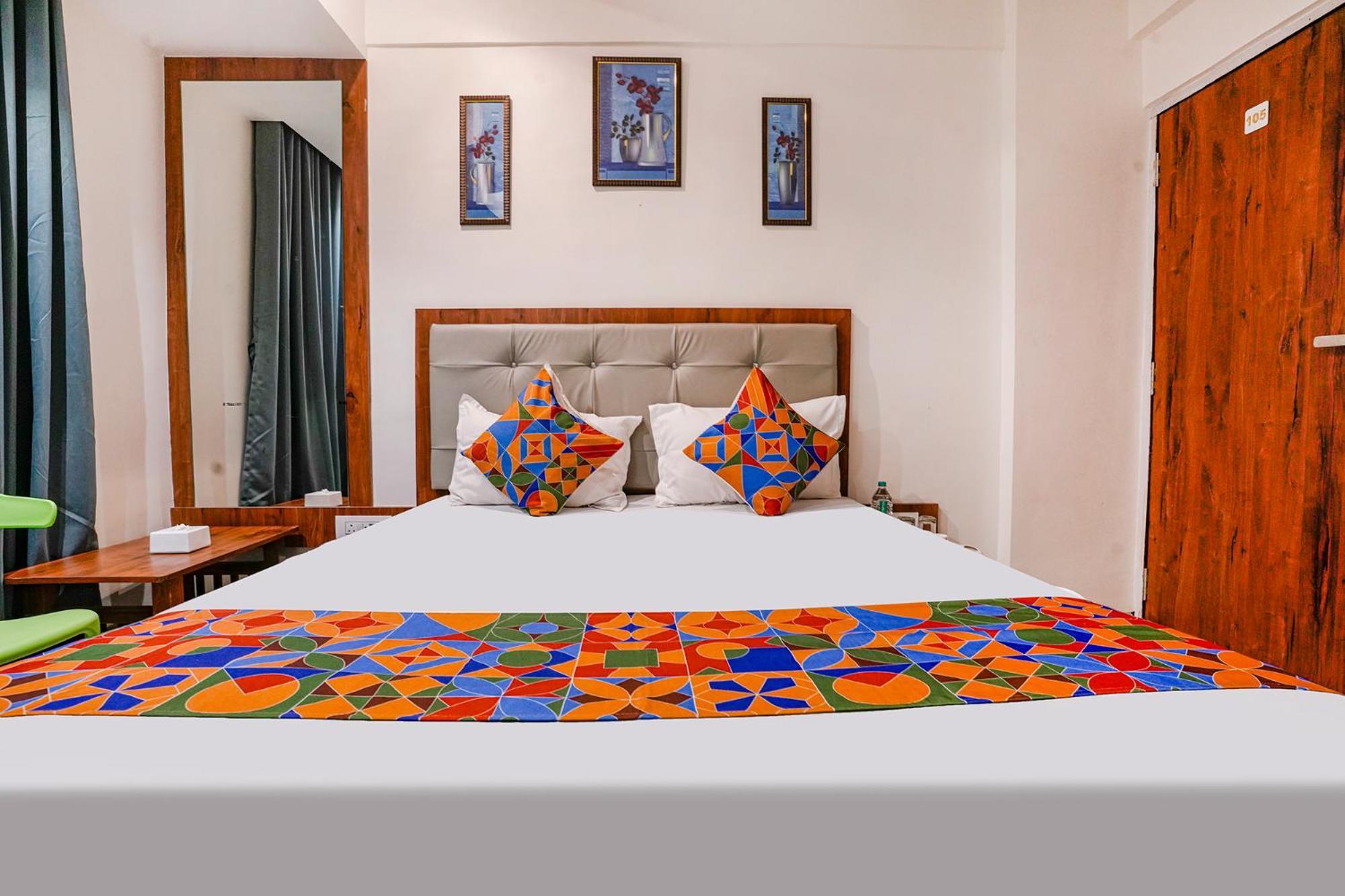 מלון Jāmb Fabexpress Utsav Residency - Nr Panvel מראה חיצוני תמונה