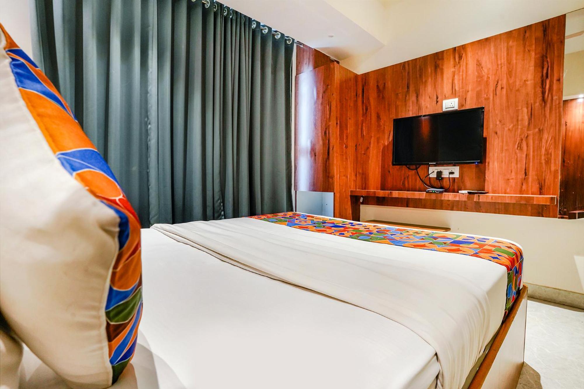 מלון Jāmb Fabexpress Utsav Residency - Nr Panvel מראה חיצוני תמונה