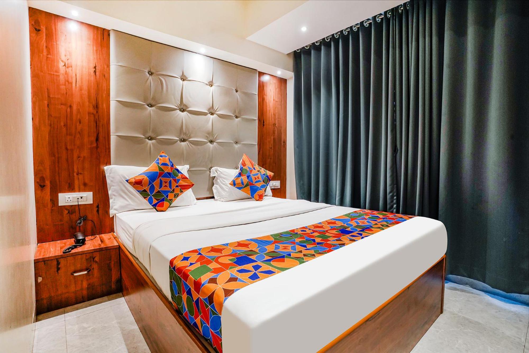 מלון Jāmb Fabexpress Utsav Residency - Nr Panvel מראה חיצוני תמונה