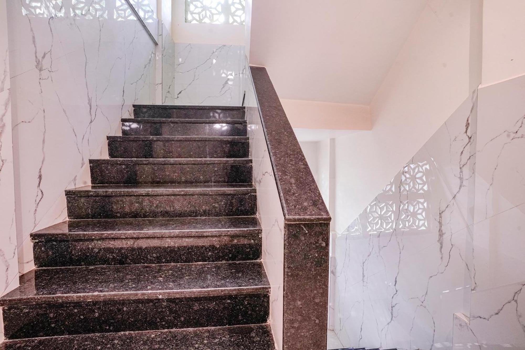 מלון Jāmb Fabexpress Utsav Residency - Nr Panvel מראה חיצוני תמונה