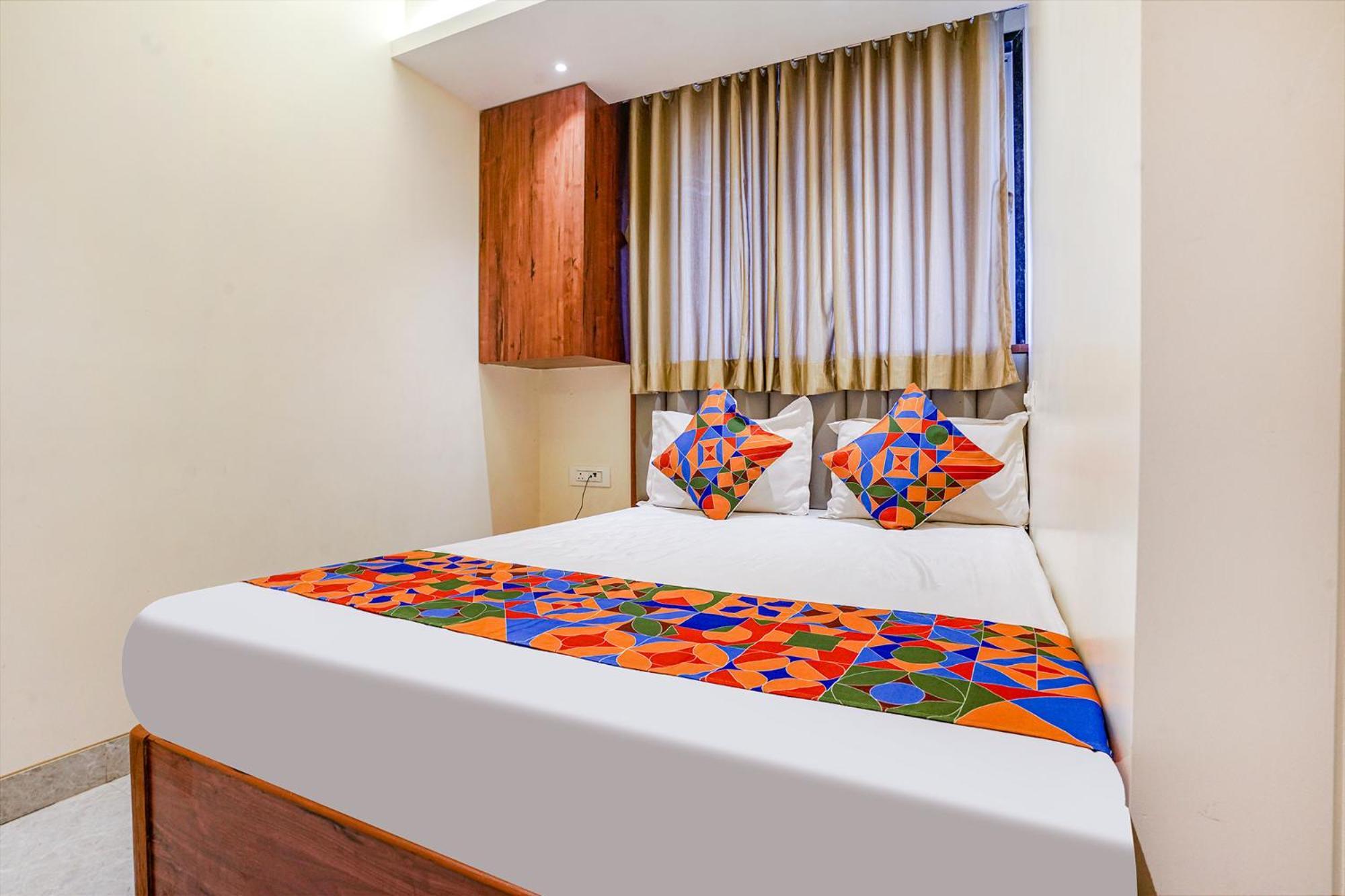 מלון Jāmb Fabexpress Utsav Residency - Nr Panvel מראה חיצוני תמונה