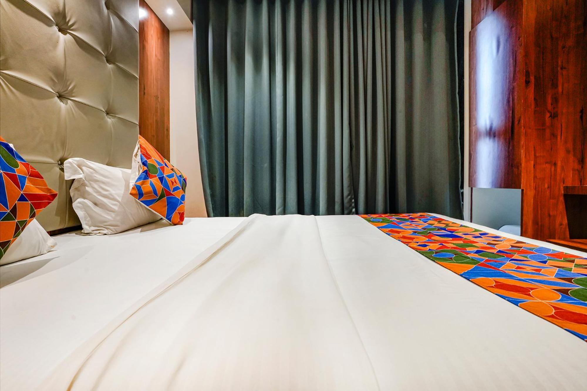 מלון Jāmb Fabexpress Utsav Residency - Nr Panvel מראה חיצוני תמונה