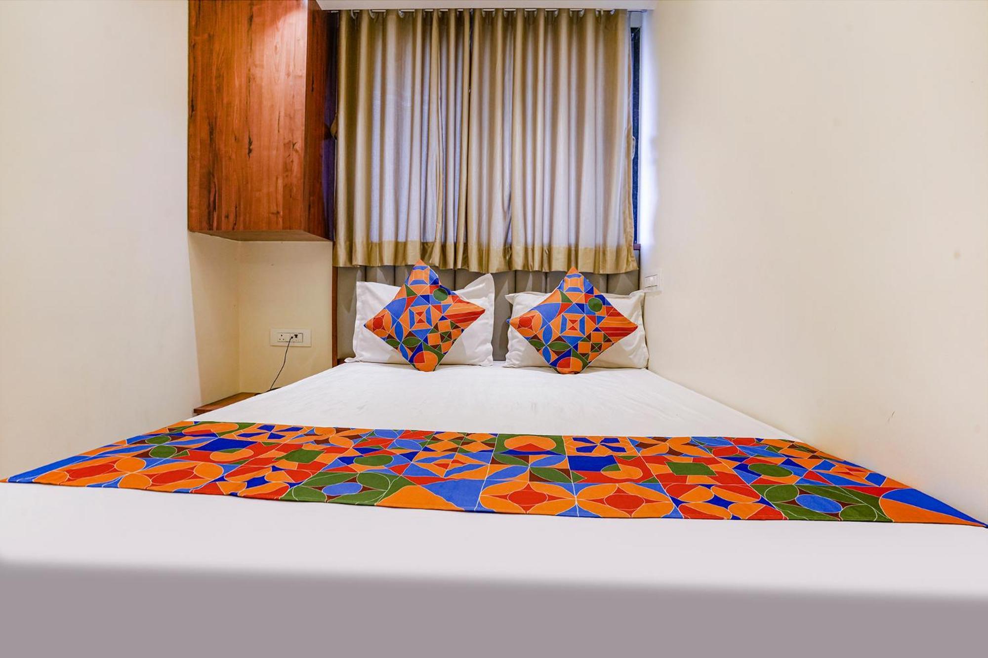 מלון Jāmb Fabexpress Utsav Residency - Nr Panvel מראה חיצוני תמונה